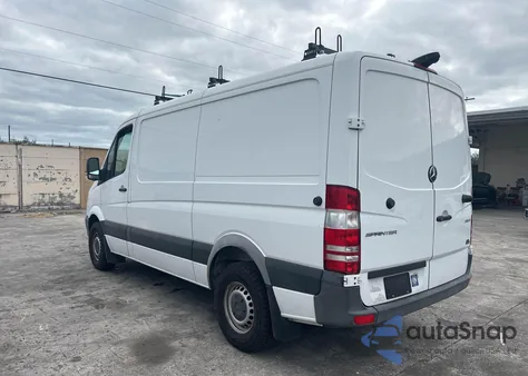 2017 Mercedes-Benz Sprinter 2500 Standard Roof V6 z USA, uszkodzony, nr VIN WD3PE7CD4HP545624